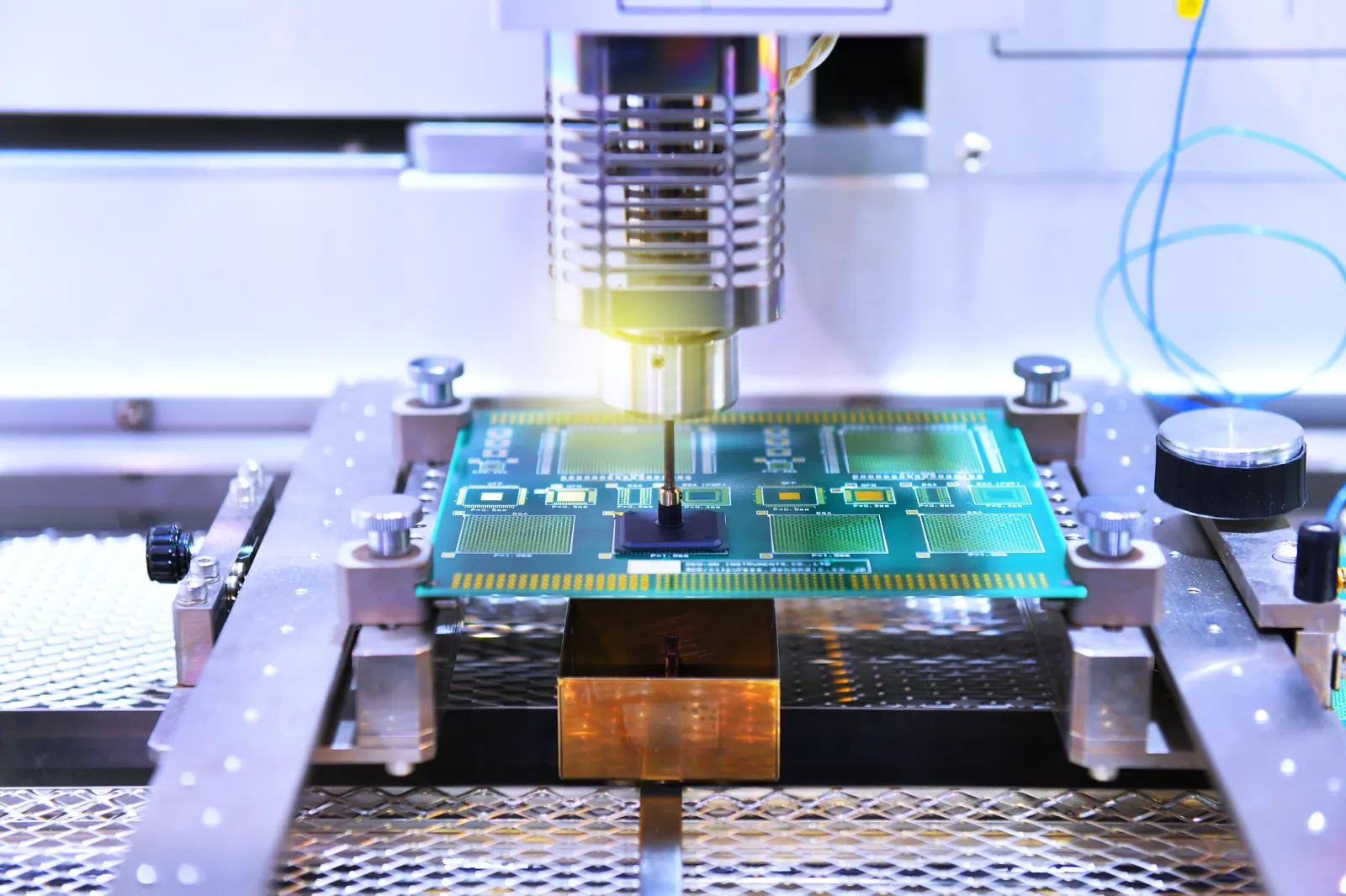 Soldering and assembly of chip components on a printed circuit board